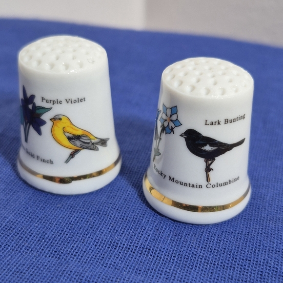 2 Vintage Porcelain Souvenir State Thimbles - New Jersey & Connecticut - Picture 9 of 9